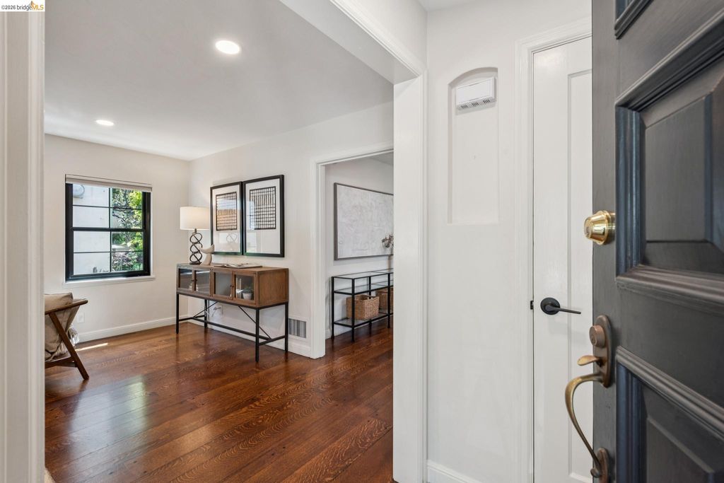 Photo of 5739 Presley Way, Oakland, CA 94618 (MLS # 41131884)