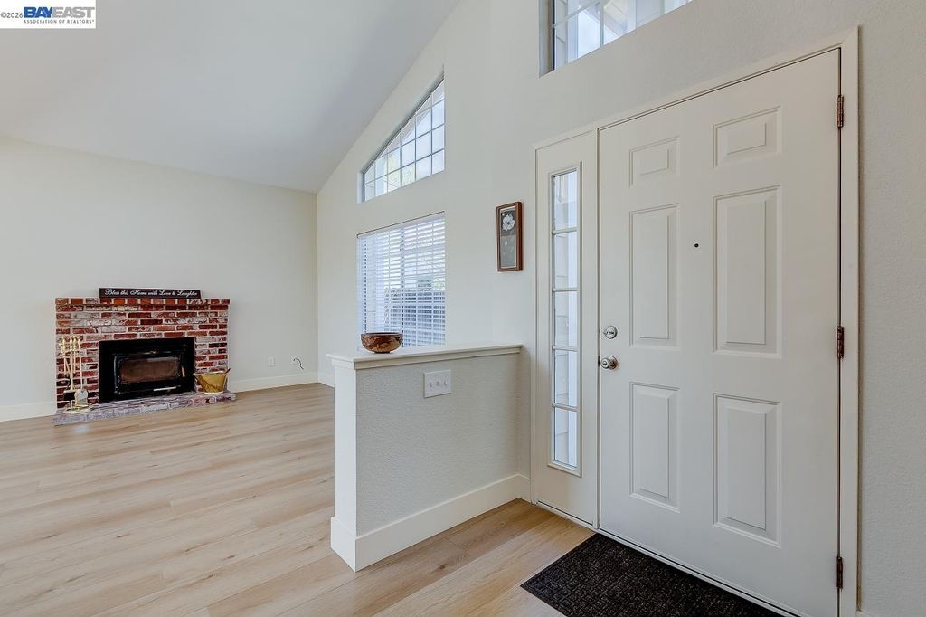 Photo of 8524 Oak Harbour Ct, Fair Oaks, CA 95628 (MLS # 41127152)