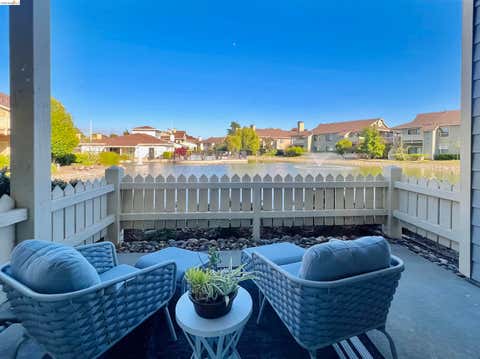 Photo of 187 Shoreline Ct, Richmond, CA 94804 (MLS # 41139678)