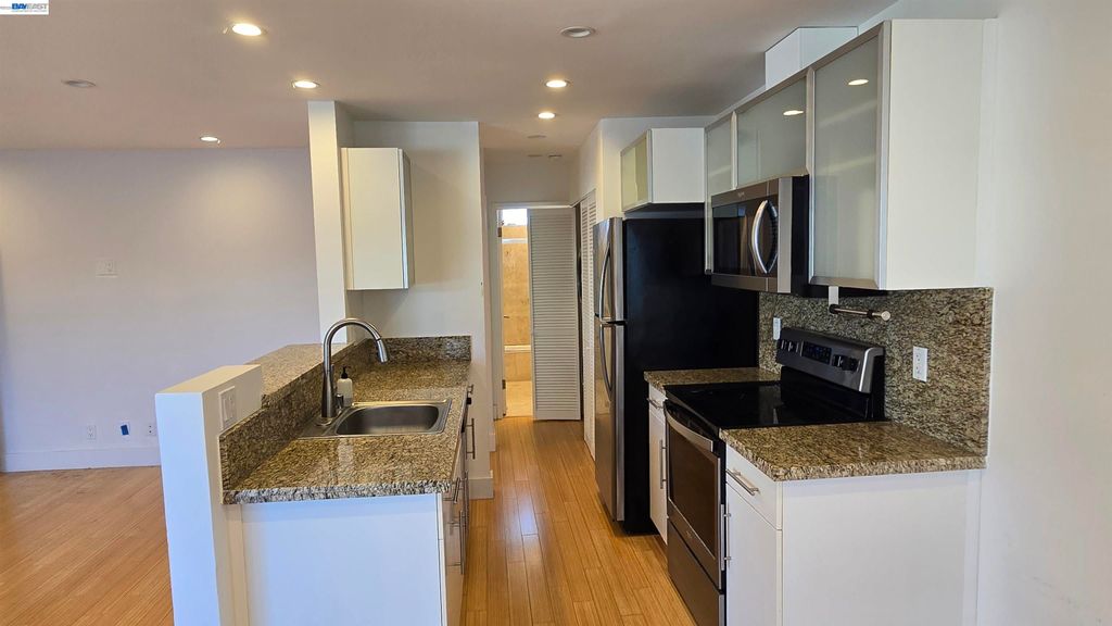 Photo of 2884 Sawtelle Blvd #217, Los Angeles, CA 90064 (MLS # 41128679)