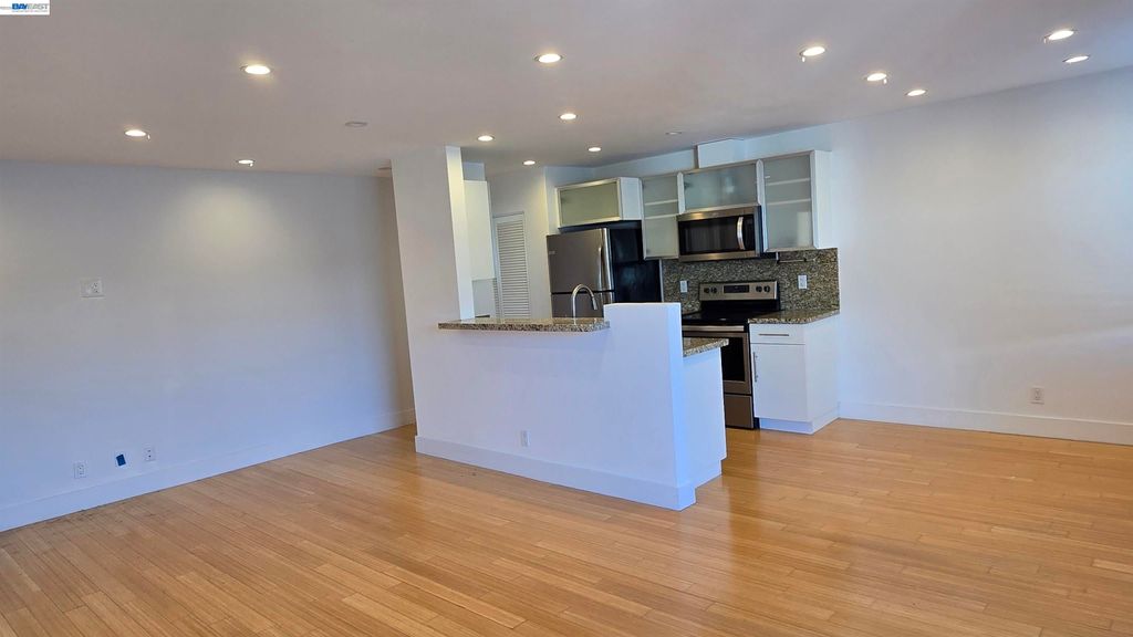 Photo of 2884 Sawtelle Blvd #217, Los Angeles, CA 90064 (MLS # 41128679)
