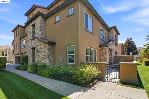 Photo of 674 Selby Lane #4, Livermore, CA 94551 (MLS # 41139681)