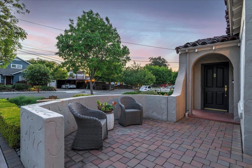 Photo of 1068 Merle Avenue, San Jose, CA 95125 (MLS # ML82043713)