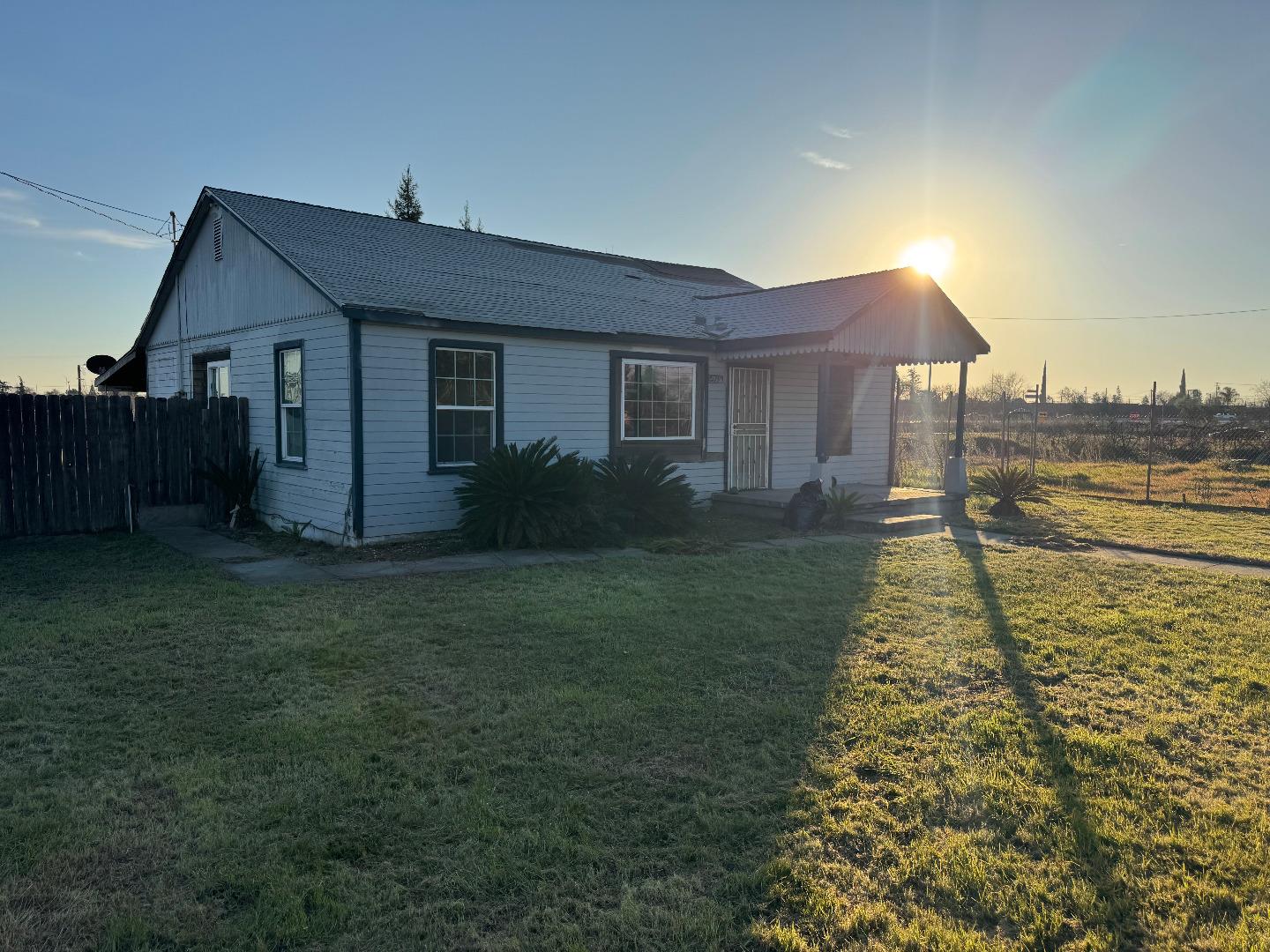 Listing image 1
