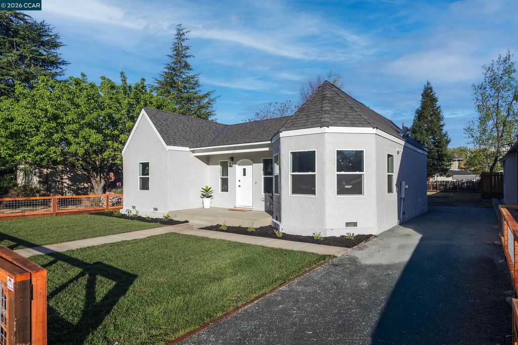 Photo of 2479 Pacheco St, Concord, CA 94520 (MLS # 41128868)