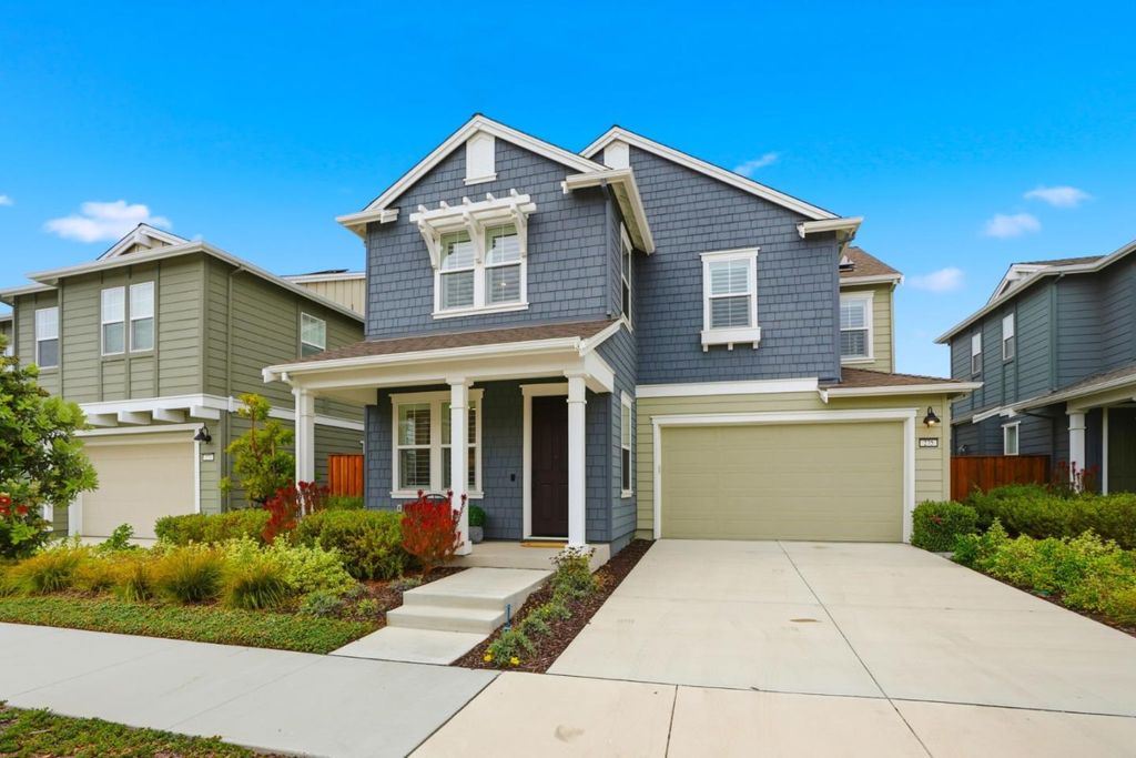 Photo of 275 Skyview Drive, Marina, CA 93933 (MLS # ML82025967)