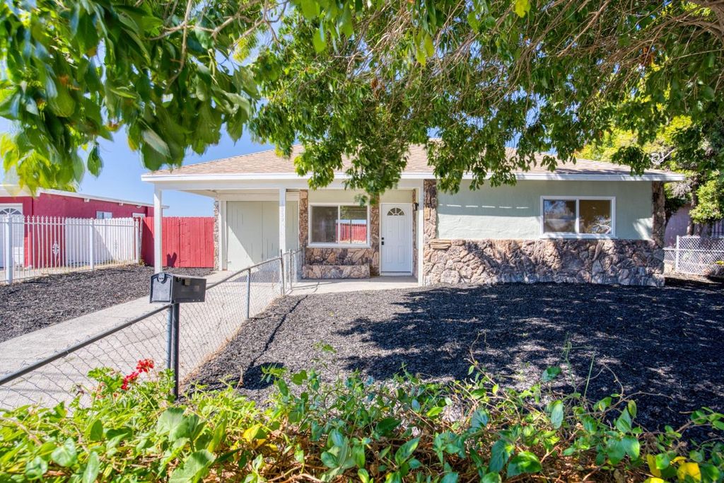 Photo of 1339 Lettia Road, San Pablo, CA 94806 (MLS # ML82026394)