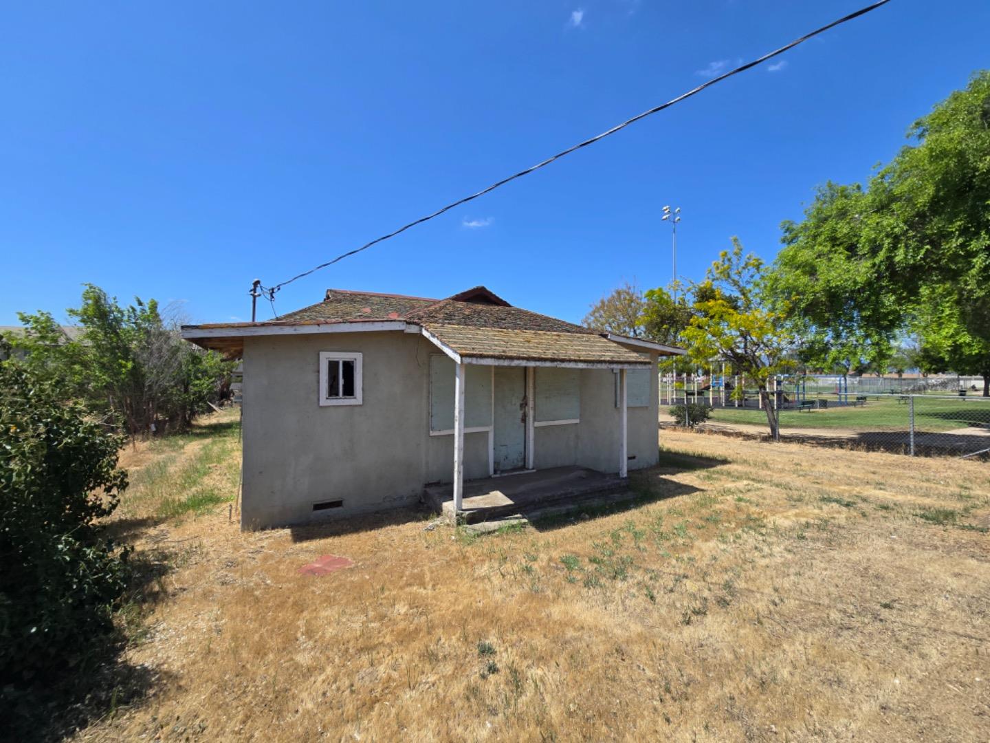 Listing image 4