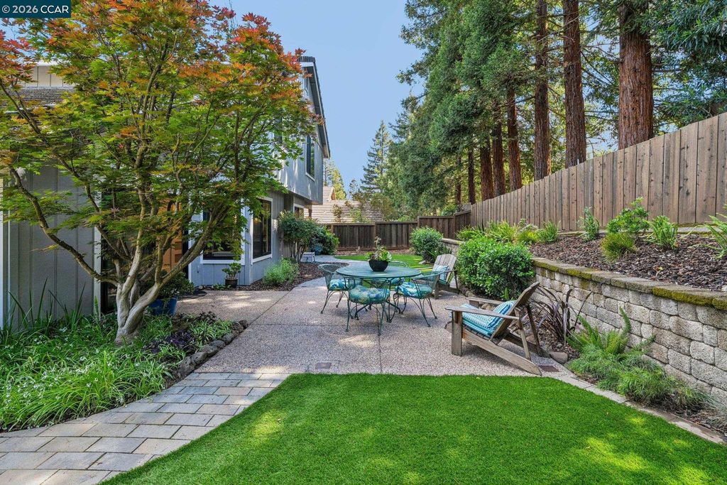 Photo of 736 Twinview Pl, Pleasant Hill, CA 94523 (MLS # 41129710)