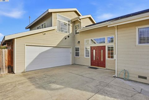 Photo of 254 Medford Ave, Hayward, CA 94541 (MLS # 41118723)