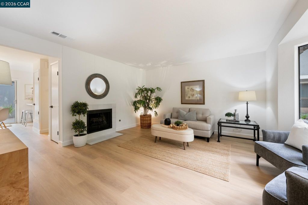 Photo of 614 Sycamore Cir, Danville, CA 94526 (MLS # 41131897)