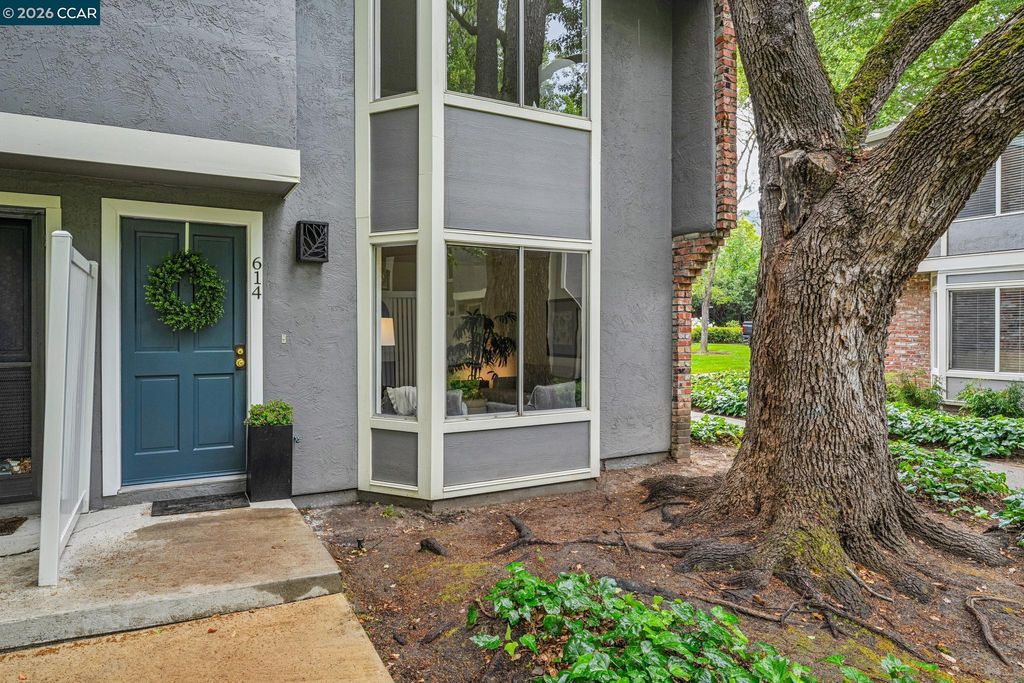 Photo of 614 Sycamore Cir, Danville, CA 94526 (MLS # 41131897)