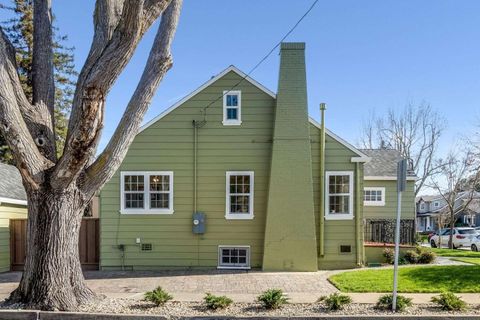 A home in Burlingame