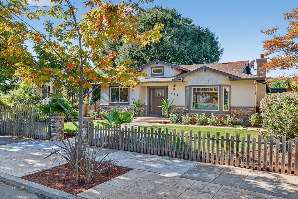 Photo of 614 Palm Avenue, Los Altos, CA 94022 (MLS # ML82026238)