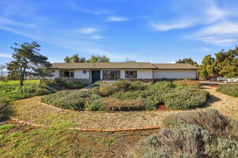 Photo of 12101 Columbet Avenue, San Martin, CA 95046 (MLS # ML82029445)