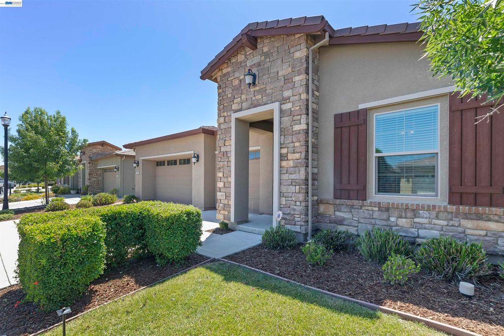 Photo of 7143 Lakehead Way, Discovery Bay, CA 94505 (MLS # 41135507)