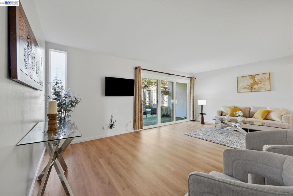 Photo of 651 Moraga Rd #12, Moraga, CA 94556 (MLS # 41127177)