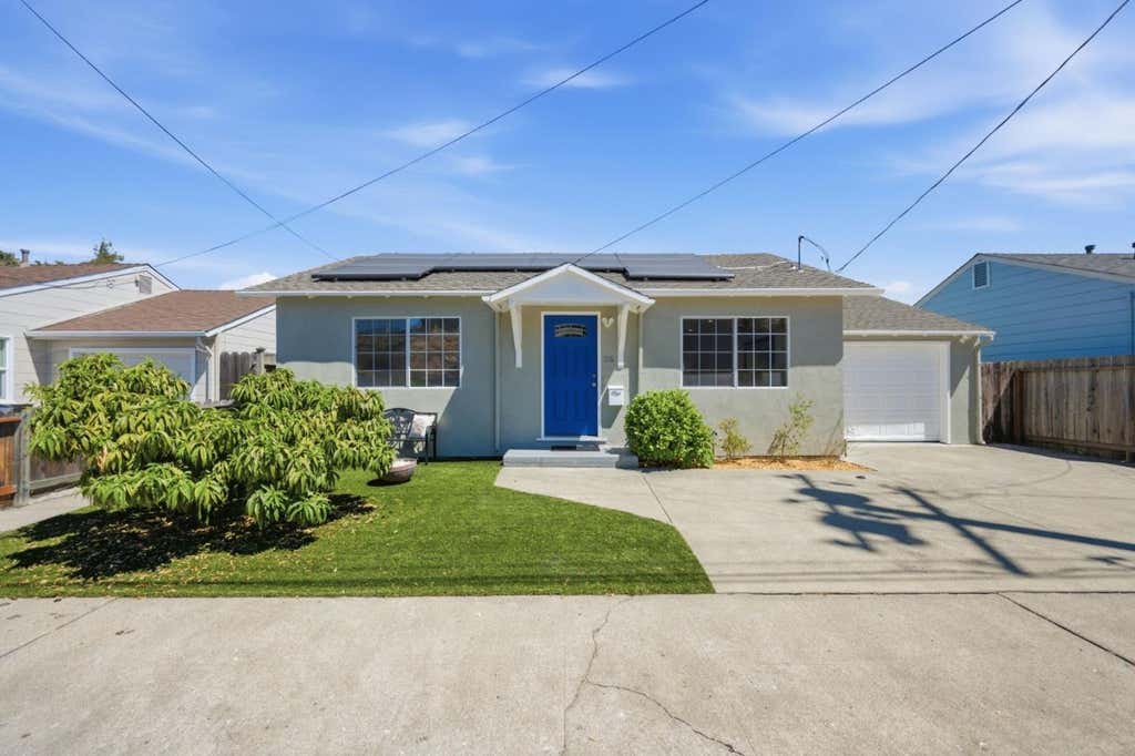 Photo of 26 Manzanita Street, Redwood City, CA 94063 (MLS # ML82056232)