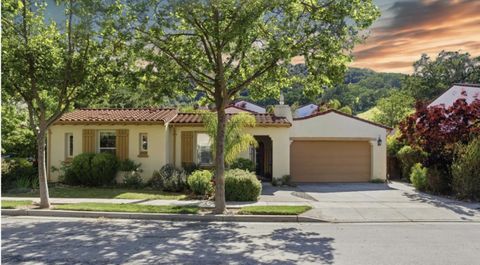 Photo of 7111 Eagle Ridge Drive, Gilroy, CA 95020 (MLS # ML82044980)