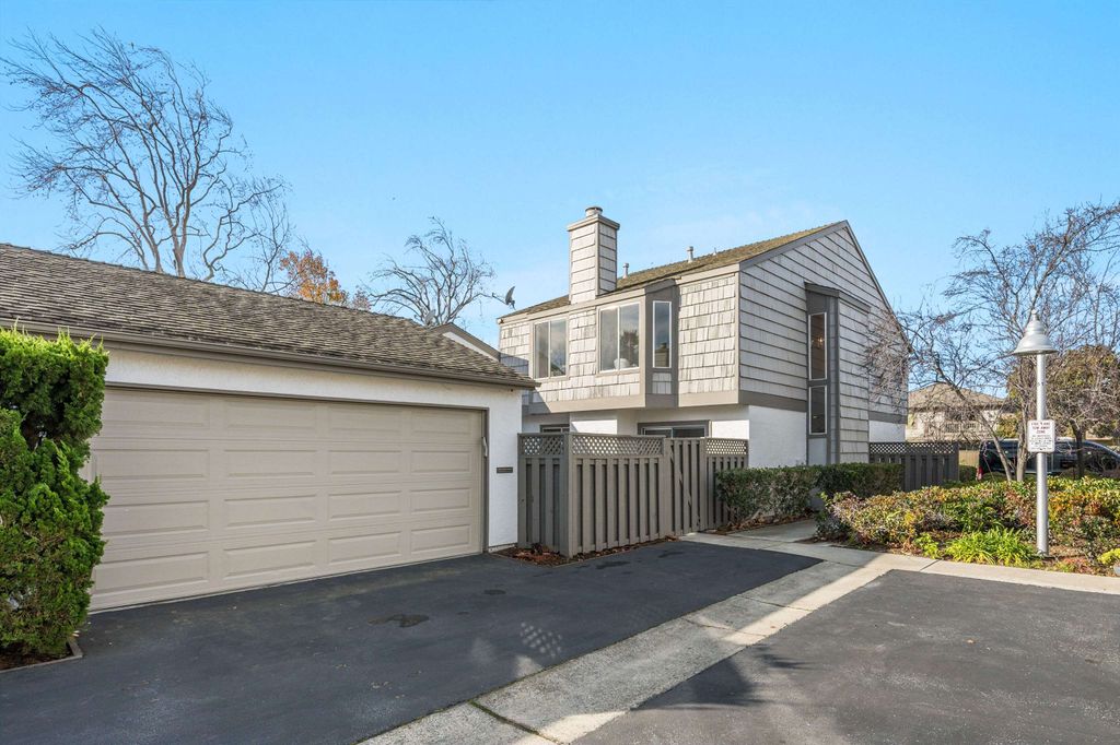 Photo of 842 Erickson Ln, Foster City, CA 94404 (MLS # 41120047)