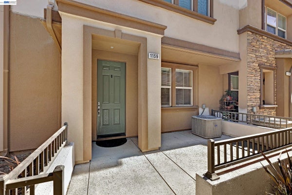 1159 MARTIN LUTHER KING DR, HAYWARD, CA 94541 - Image ddb8f7374cdfd59db5a0e5bb107758f0/4112690479
