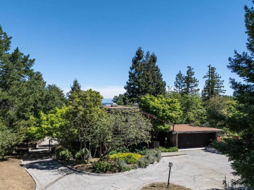 Photo of 12544 Corbetta Lane, Los Altos Hills, CA 94022 (MLS # ML82041013)