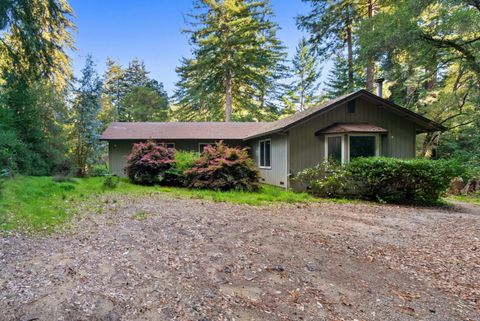 Photo of 471 Country Estates Terrace, Santa Cruz, CA 95060 (MLS # ML82029140)