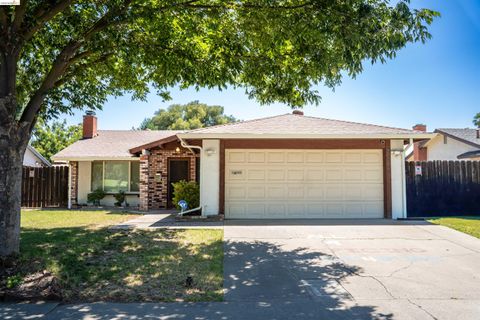 Photo of 2008 Presidio Ave, Modesto, CA 95355 (MLS # 41139728)