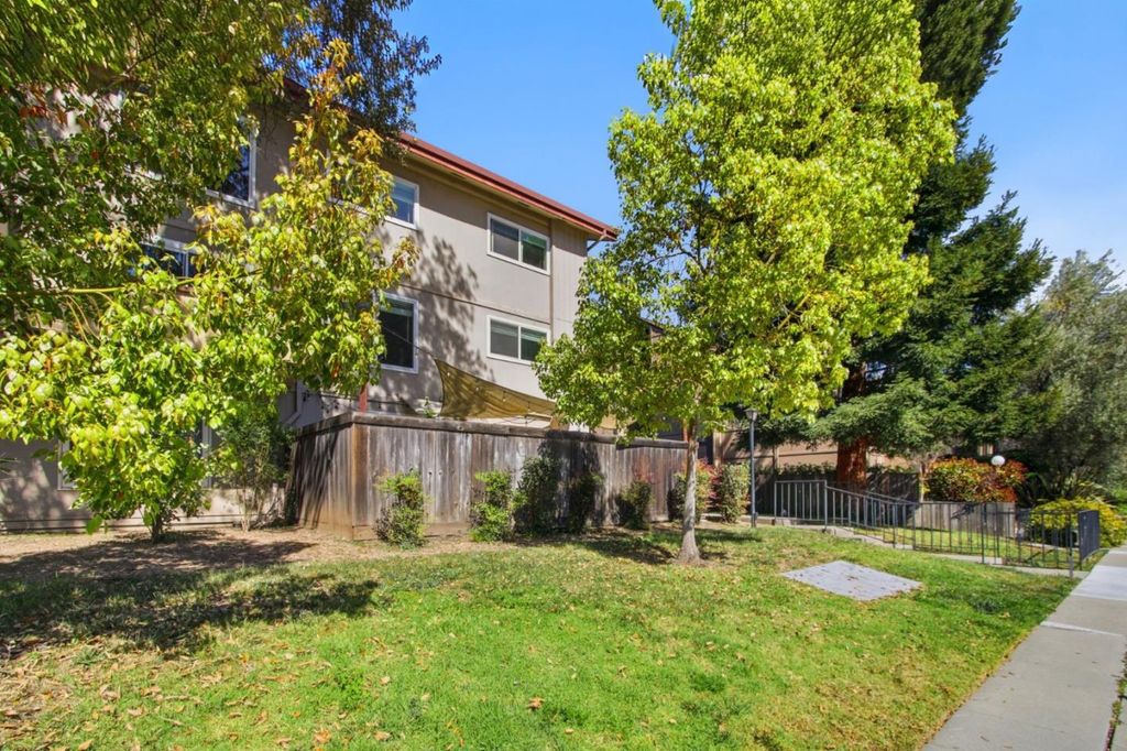 Photo of 701 N Rengstorff Avenue #20, Mountain View, CA 94043 (MLS # ML82024226)