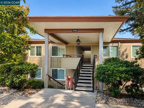 Photo of 1208 Skycrest Drive #5, Walnut Creek, CA 94595 (MLS # 41139263)
