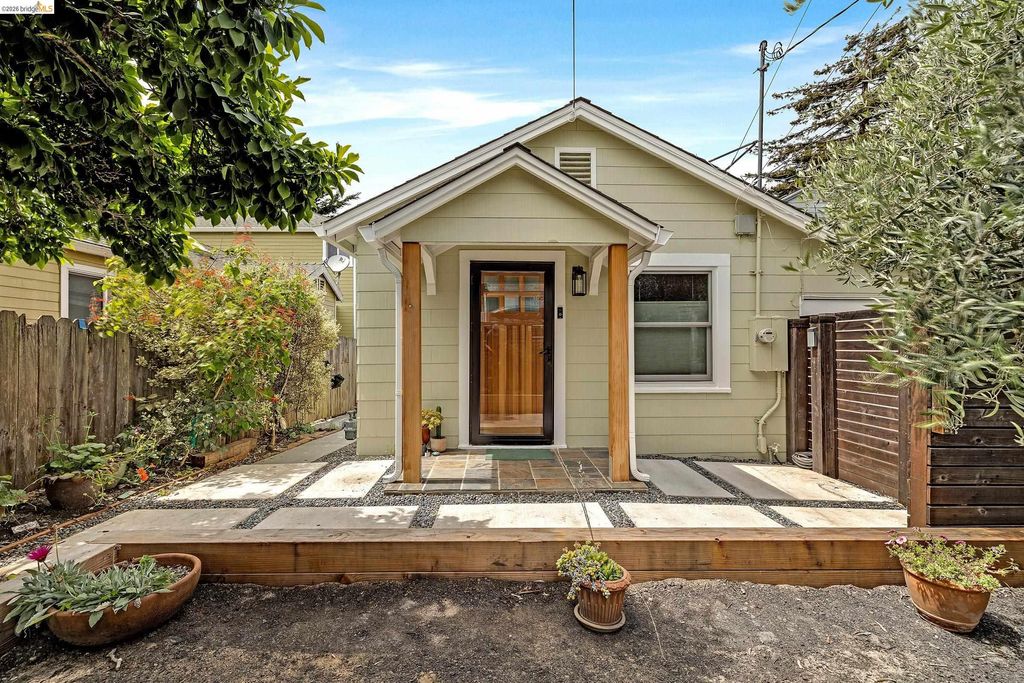 Photo of 1514 Olive Avenue, Richmond, CA 94805 (MLS # 41135492)