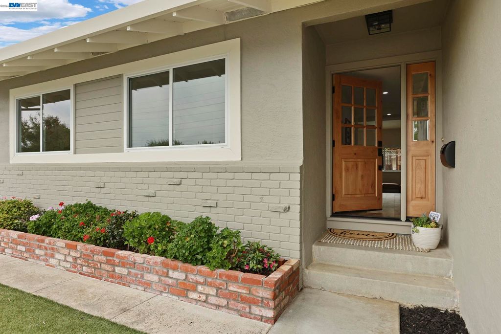 Photo of 980 Lucille Street, Livermore, CA 94550 (MLS # 41129089)