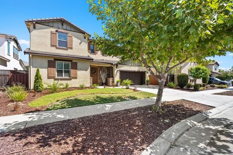 Photo of 1737 Cranbrook Court, Lathrop, CA 95330 (MLS # ML82029252)