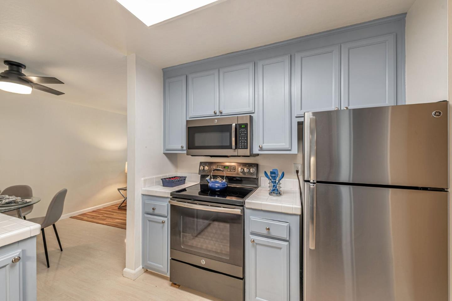 Santa Clara, California 95051, United States, 2 Bedrooms Bedrooms, ,2 BathroomsBathrooms,Residential,Pending,194746