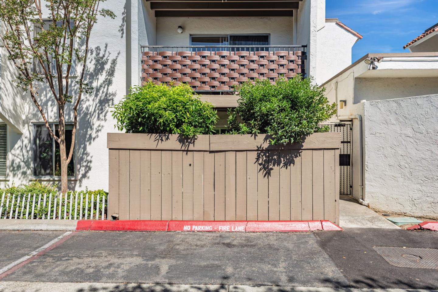 Santa Clara, California 95051, United States, 2 Bedrooms Bedrooms, ,2 BathroomsBathrooms,Residential,Pending,194746