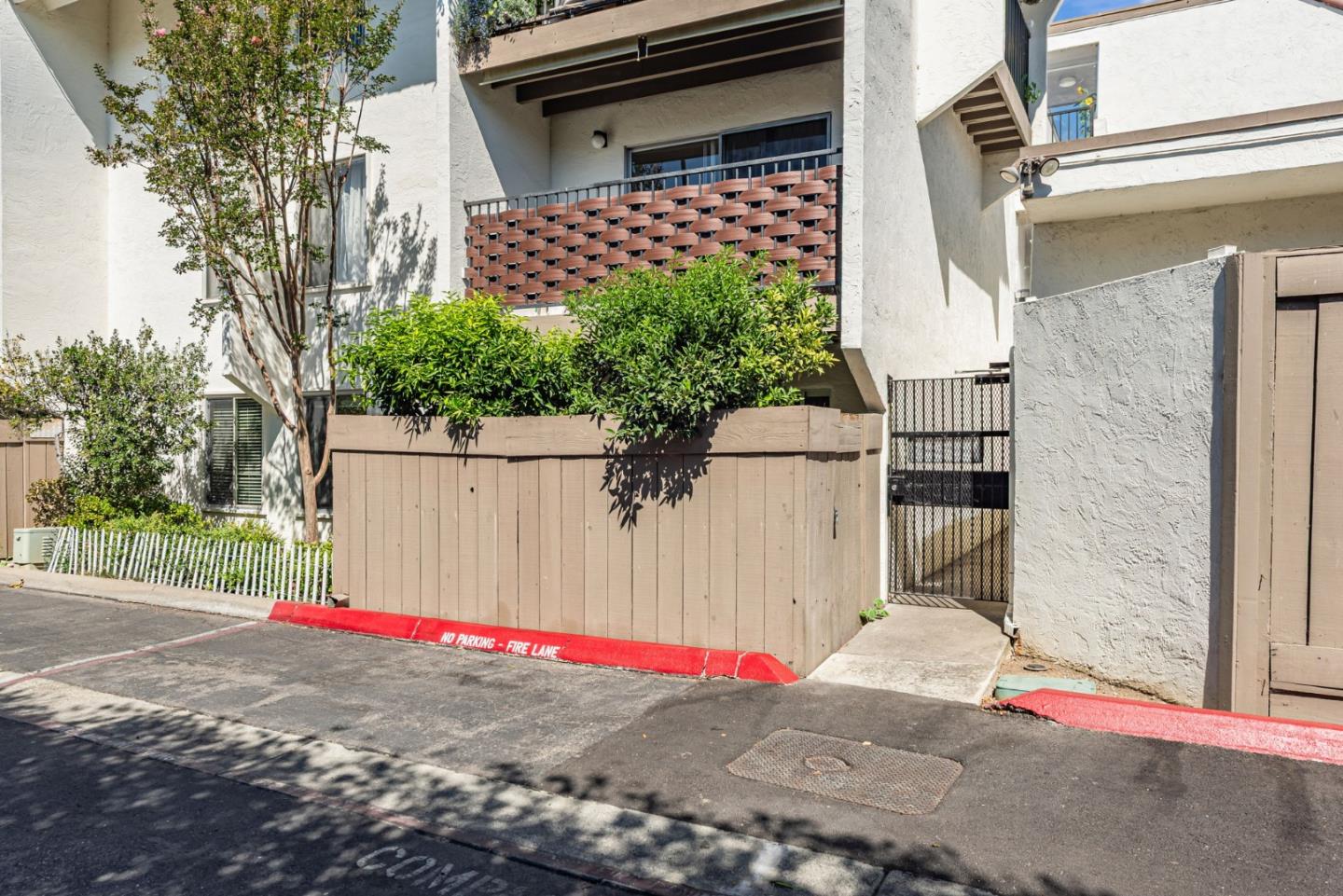 Santa Clara, California 95051, United States, 2 Bedrooms Bedrooms, ,2 BathroomsBathrooms,Residential,Pending,194746