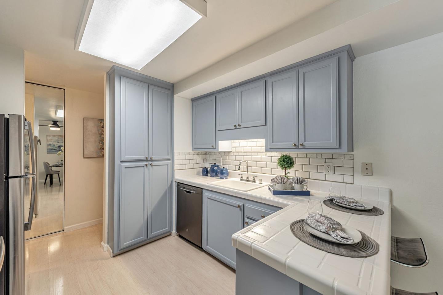 Santa Clara, California 95051, United States, 2 Bedrooms Bedrooms, ,2 BathroomsBathrooms,Residential,Pending,194746