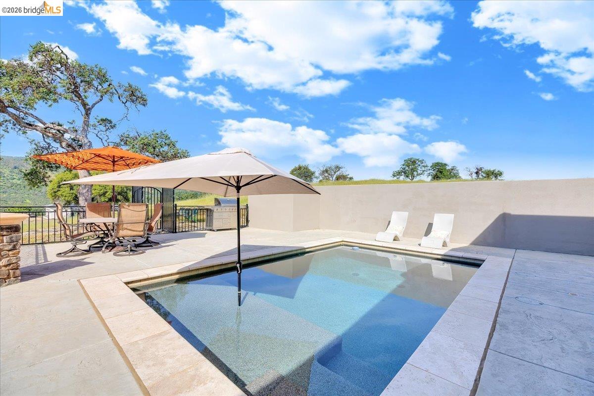 Copperopolis, California, 95228, United States, 3 Bedrooms Bedrooms, ,4 BathroomsBathrooms,Residential,Active,2033683