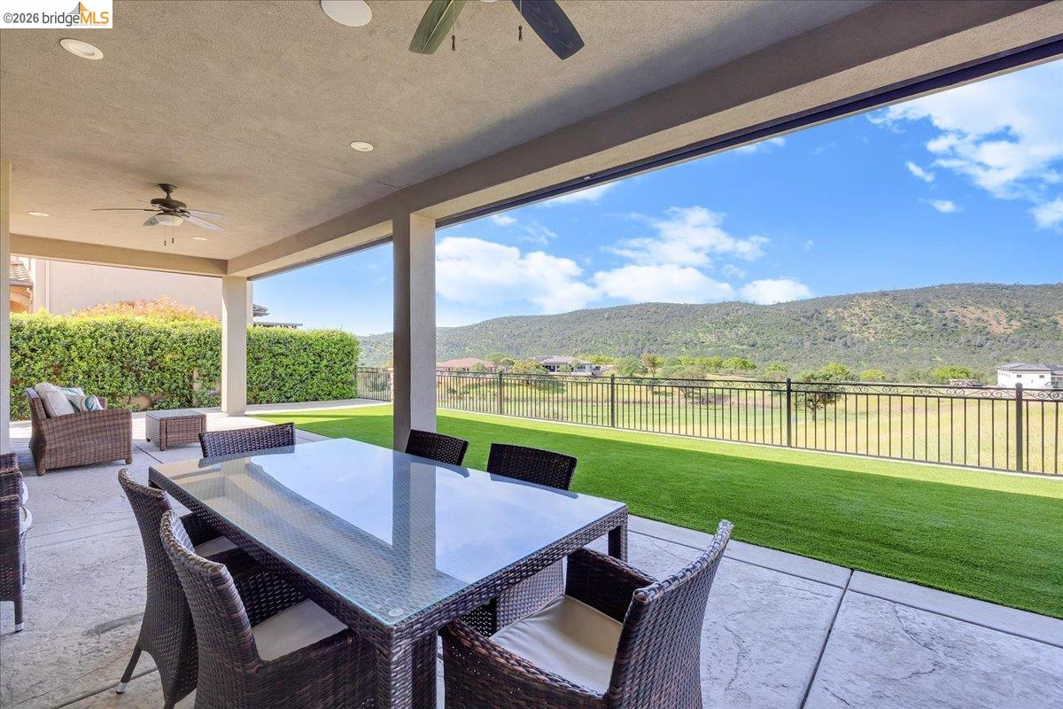 Copperopolis, California, 95228, United States, 3 Bedrooms Bedrooms, ,4 BathroomsBathrooms,Residential,Active,2033683