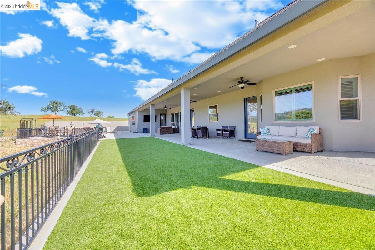 Copperopolis, California, 95228, United States, 3 Bedrooms Bedrooms, ,4 BathroomsBathrooms,Residential,Active,2033683