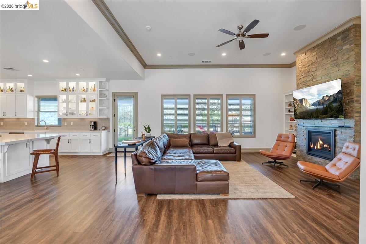 Copperopolis, California, 95228, United States, 3 Bedrooms Bedrooms, ,4 BathroomsBathrooms,Residential,Active,2033683