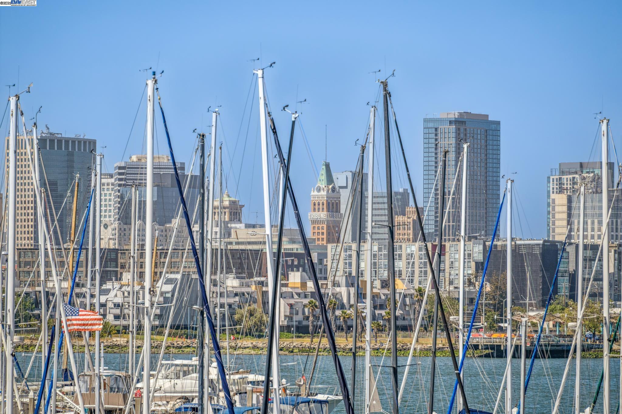 Alameda, California 94501, United States, 2 Bedrooms Bedrooms, ,2 BathroomsBathrooms,Residential,Pending,137970