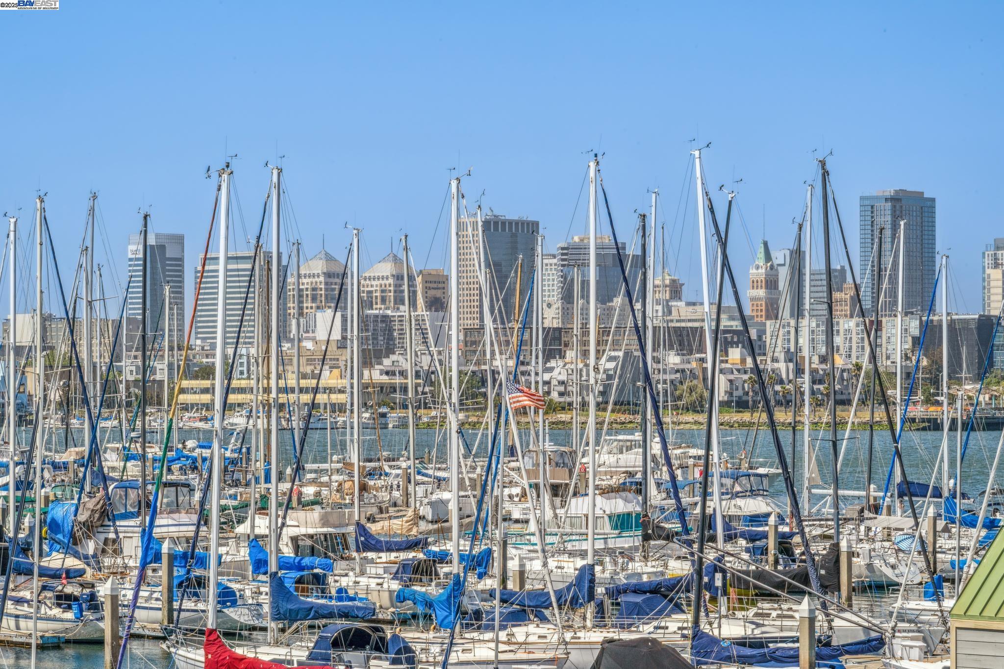 Alameda, California 94501, United States, 2 Bedrooms Bedrooms, ,2 BathroomsBathrooms,Residential,Pending,137970