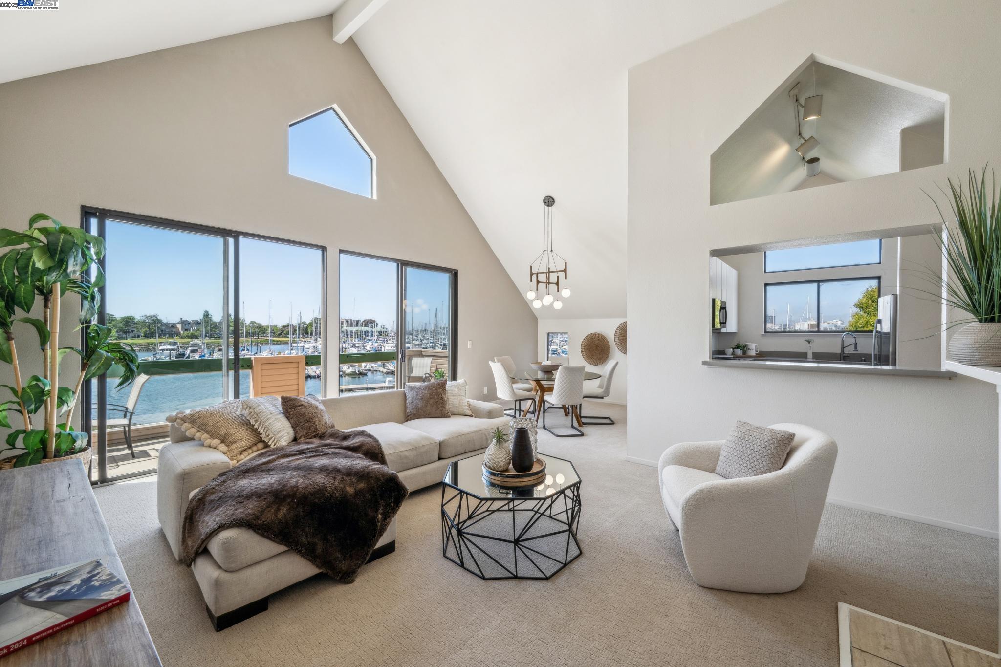 Alameda, California 94501, United States, 2 Bedrooms Bedrooms, ,2 BathroomsBathrooms,Residential,Pending,137970