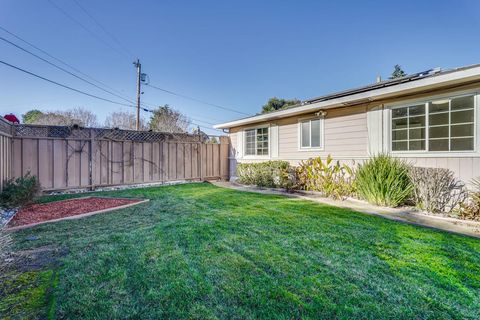 A home in East Palo Alto