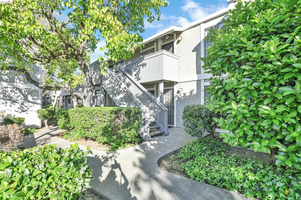 Photo of 900 Southampton 142, Benicia, CA 94510 (MLS # 41126920)