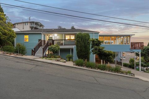 Photo of 2204 170th Avenue, Castro Valley, CA 94546 (MLS # ML82027059)