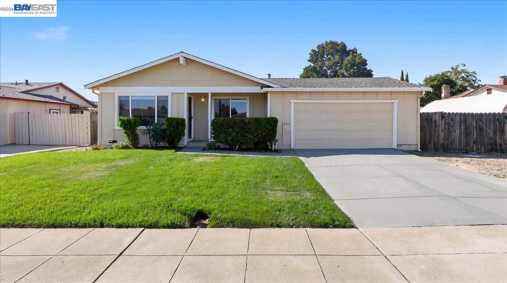 Photo of 5939 Idlewild Ave, Livermore, CA 94551 (MLS # 41144958)