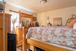 Listing photo 6