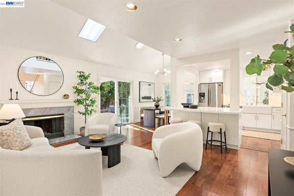 2558 PANTALIS CT, SAN JOSE, CA 95132 - Image e1e811e410d4e403a2af5ec6a4d3a727/3296339664
